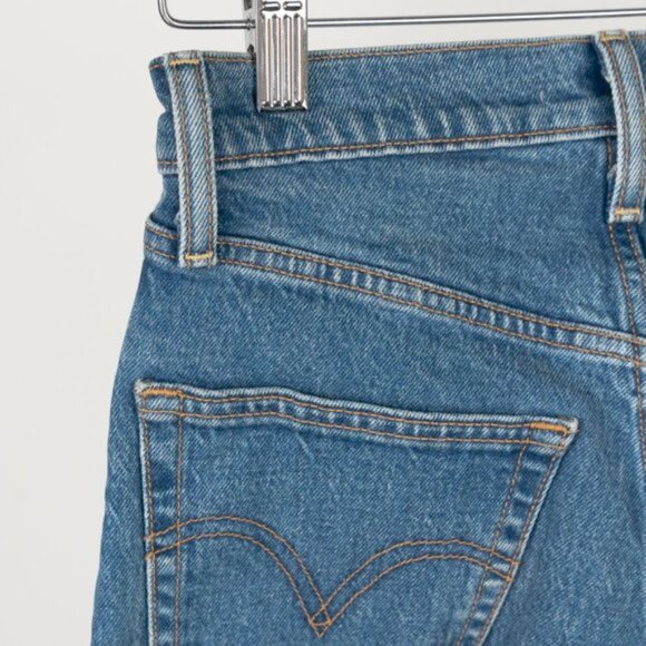 Levi's Georgie Blue Ribcage Straight Ankle Jeans - Picture 7 of 9